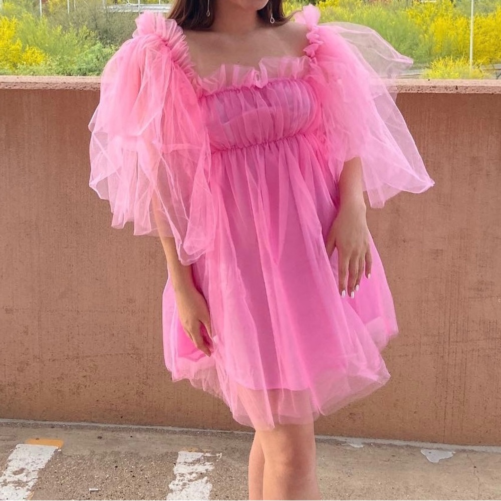 Pink fluffy short tulle dress
